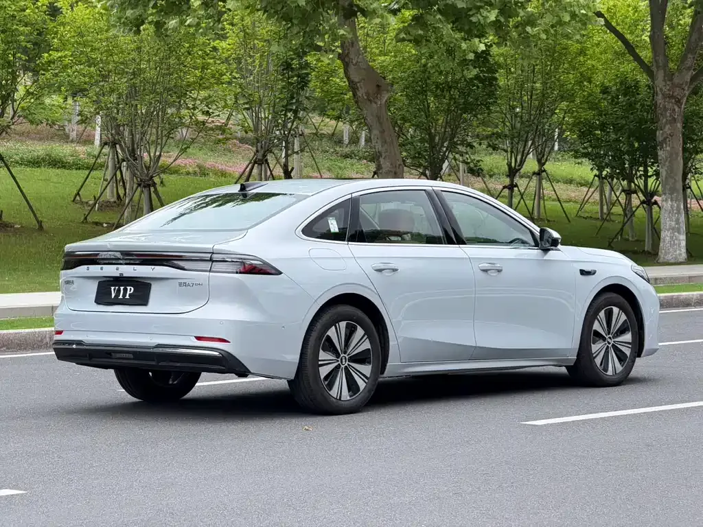Geely 银河A7 EM — фото 9