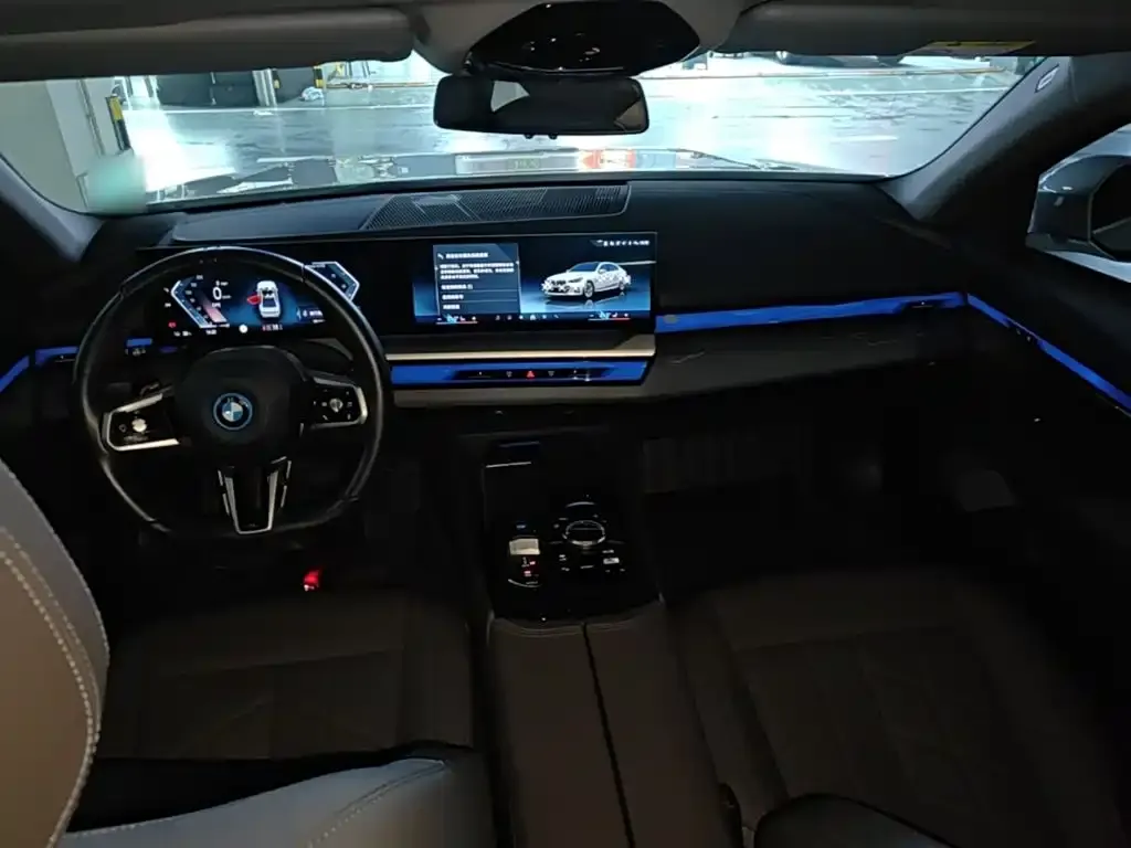 BMW i5 — фото 4