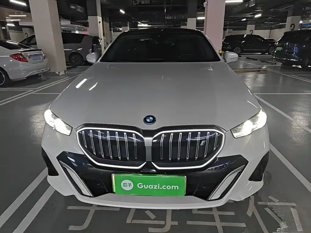 BMW i5 — фото 5