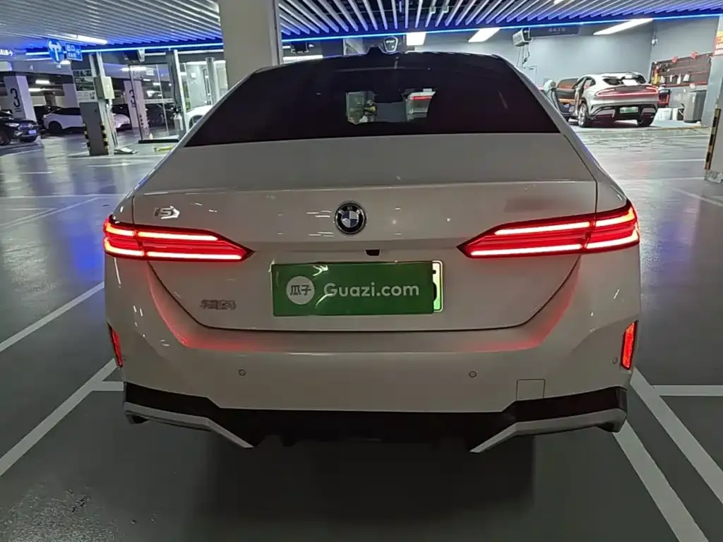 BMW i5 — фото 9