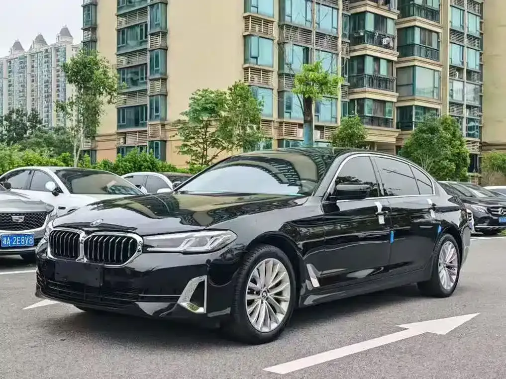 BMW 5 Series — фото 1