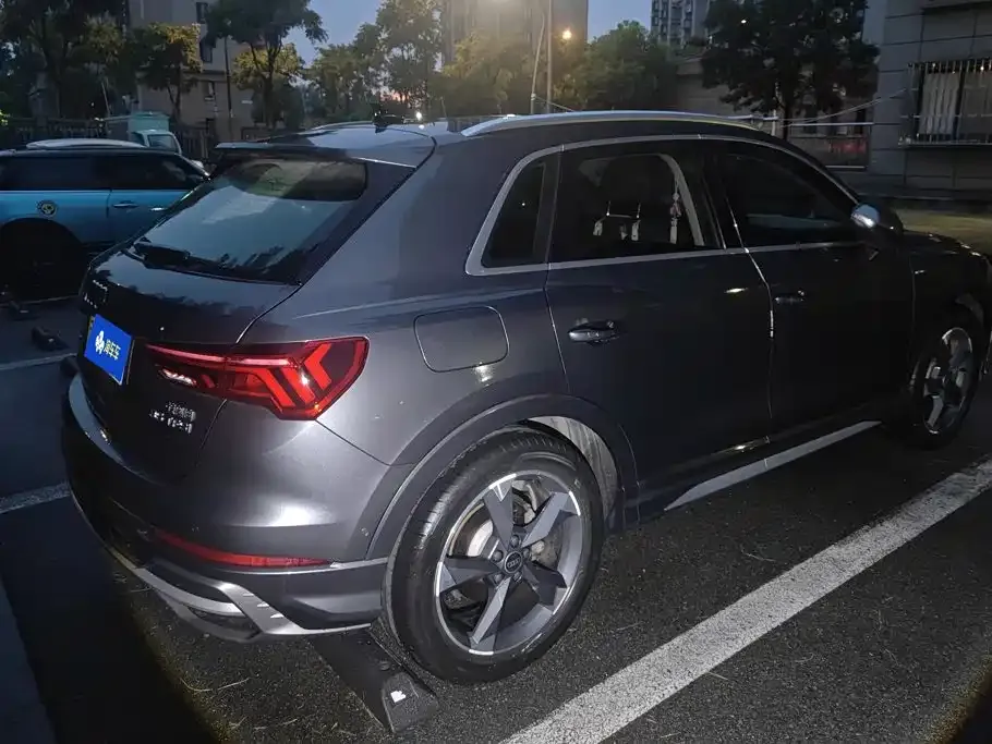 Audi Q3 — фото 10