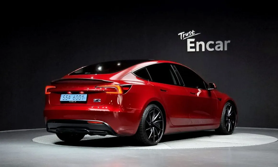 Tesla Model 3 — фото 10