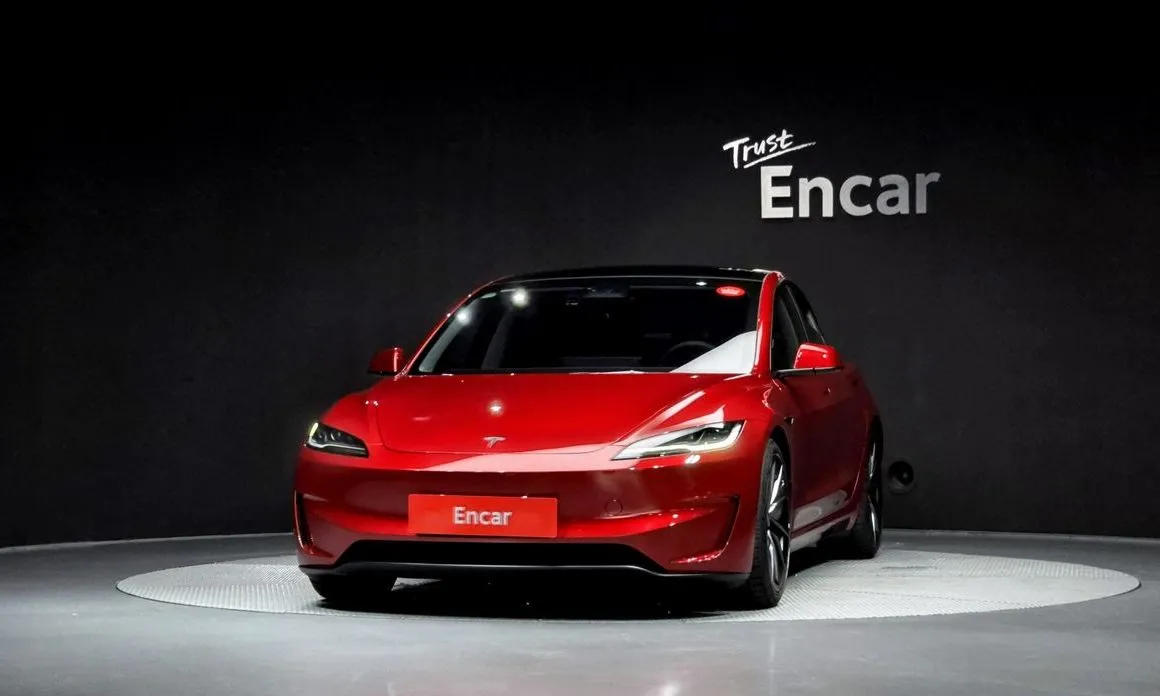 Tesla Model 3 — фото 2