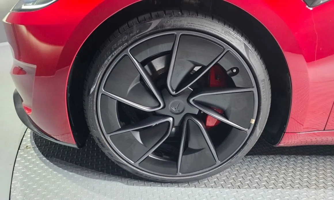 Tesla Model 3 — фото 6