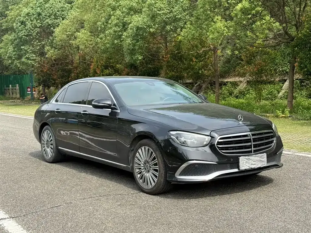 Mercedes-Benz E-Class — фото 8
