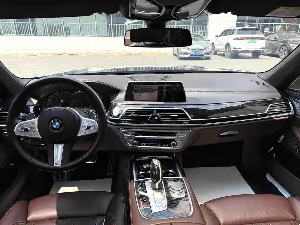 BMW 7 Series — фото 2