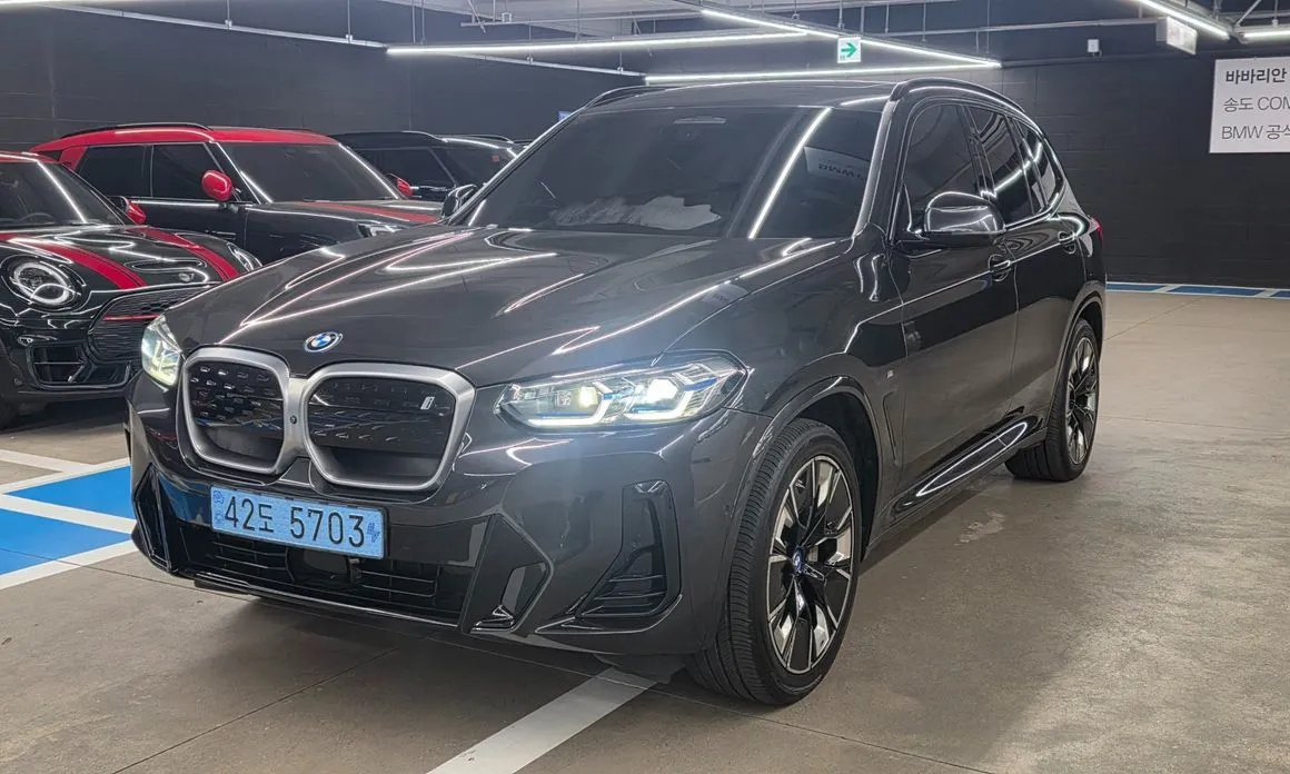 BMW iX3 — фото 1