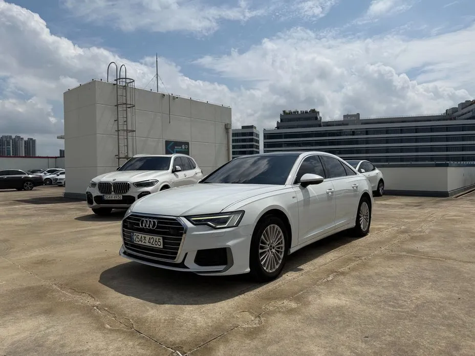 Audi A6 — фото 1