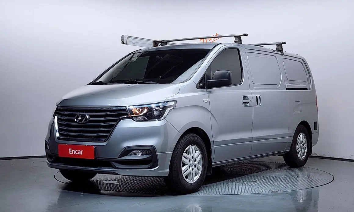 Hyundai Starex — фото 1