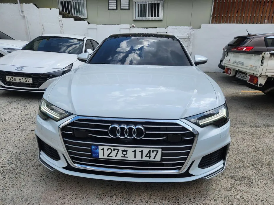 Audi A6 — фото 1