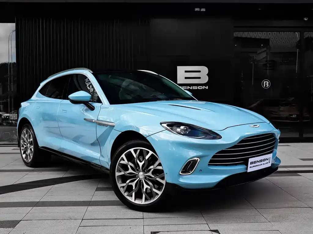 Aston Martin DBX — фото 1