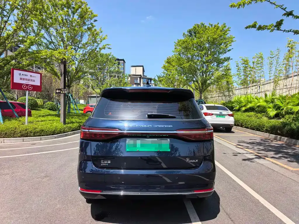 BYD MAX New Energy — фото 7