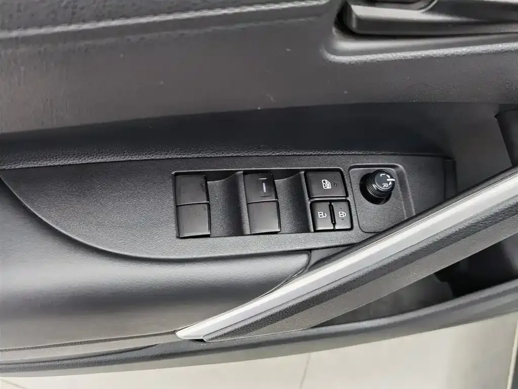Toyota Frontlander — фото 10