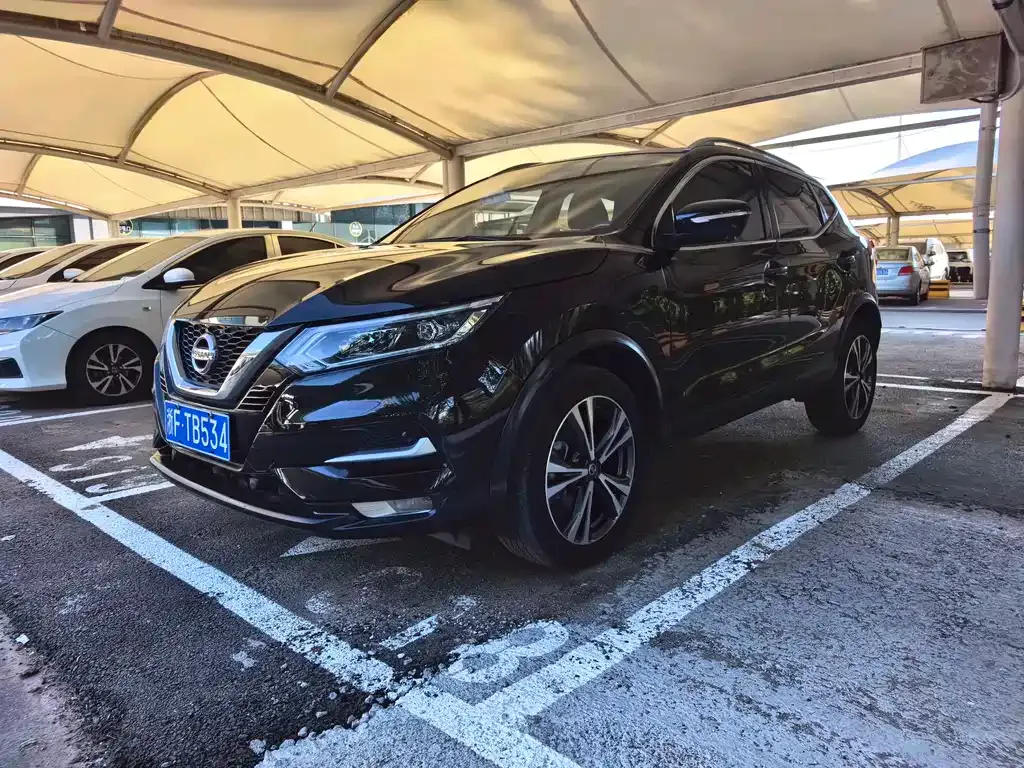 Nissan Qashqai — фото 1
