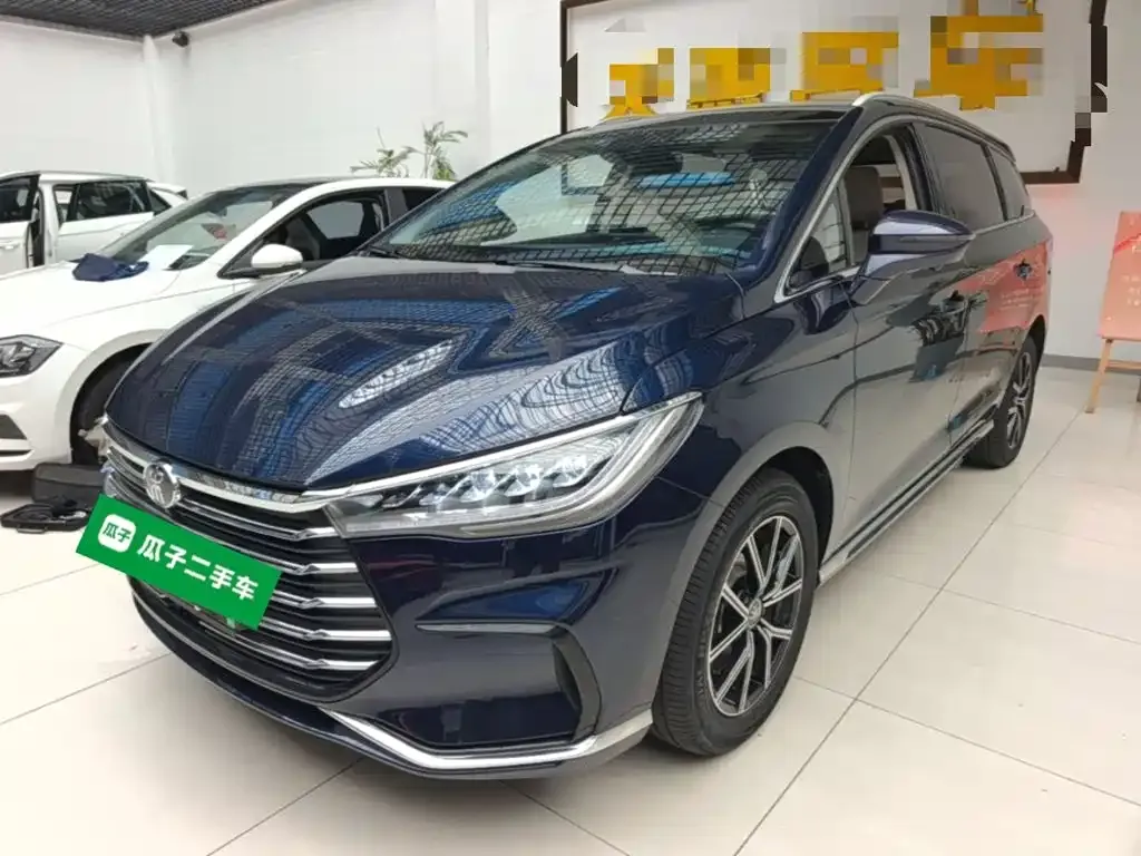 BYD MAX New Energy — фото 1