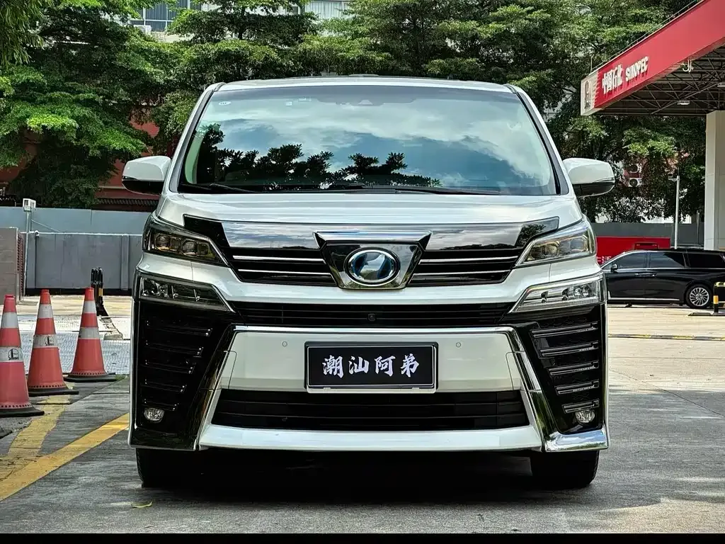 Toyota Vellfire — фото 5
