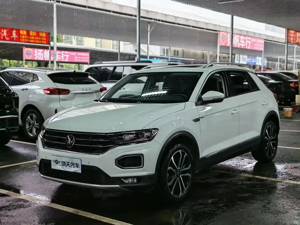 Volkswagen T-Roc — фото 1