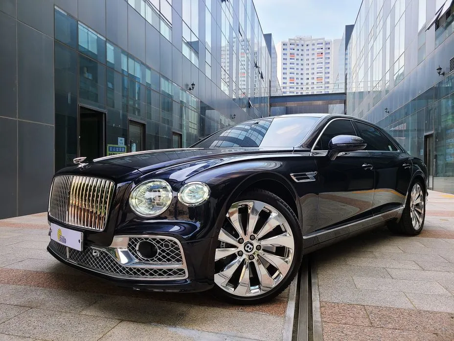 Bentley Flying Spur — фото 3