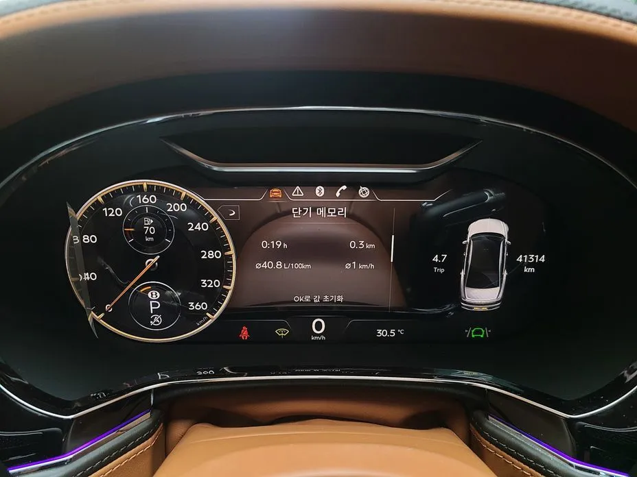 Bentley Flying Spur — фото 2