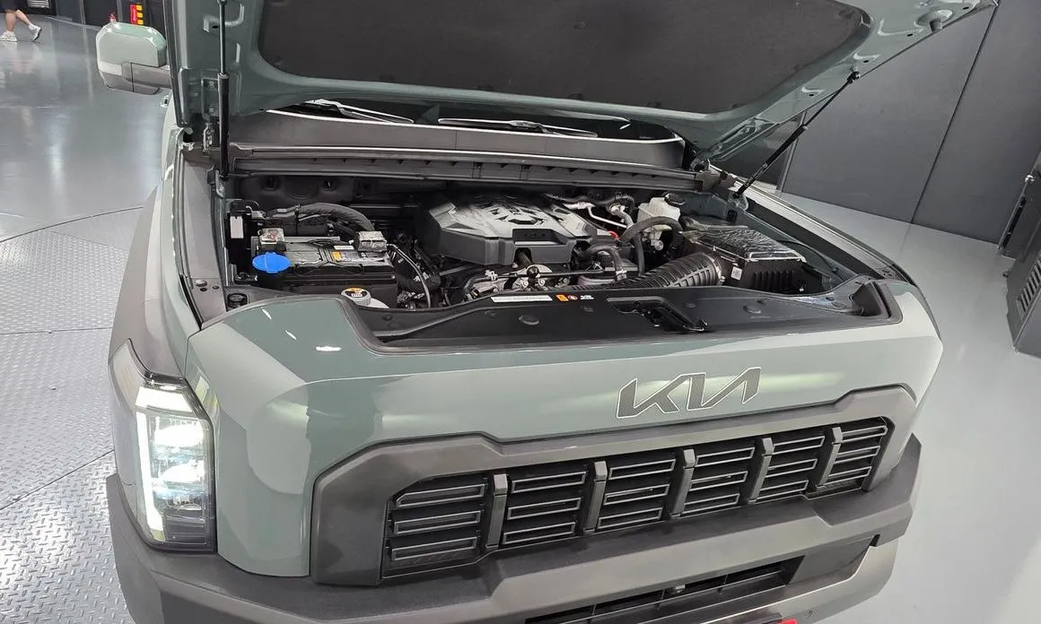 Kia Tasman — фото 10