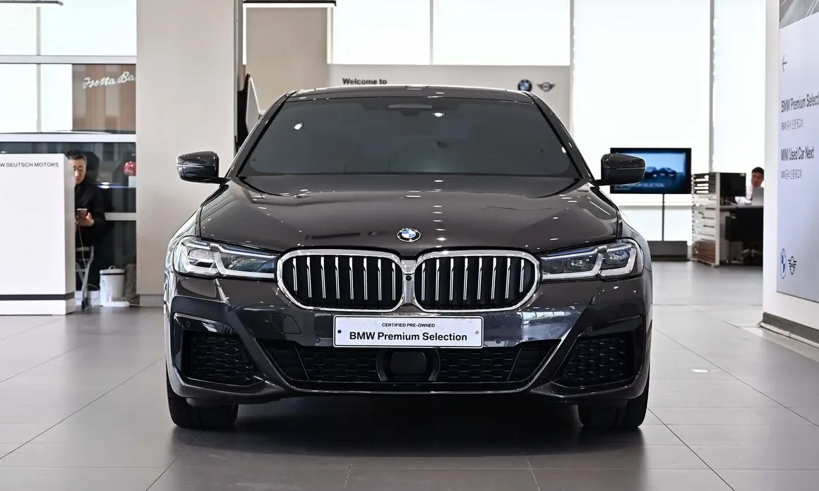 BMW 5-Series — фото 10