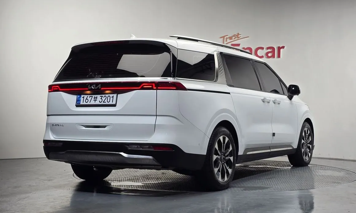Kia Carnival — фото 4