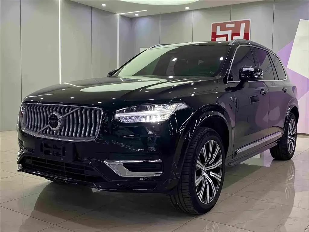 Volvo XC90 — фото 1