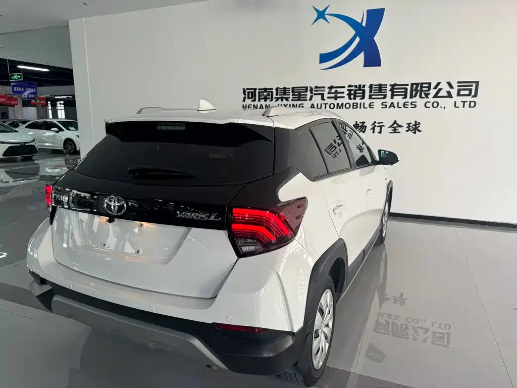 Toyota Yaris L — фото 8