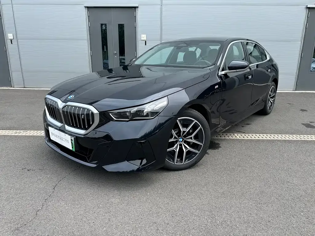 BMW i5 — фото 1