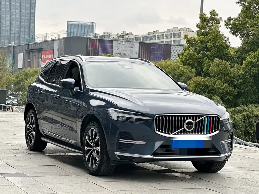 Volvo XC60 — фото 8