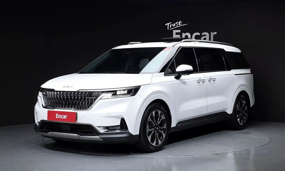 Kia Carnival — фото 1