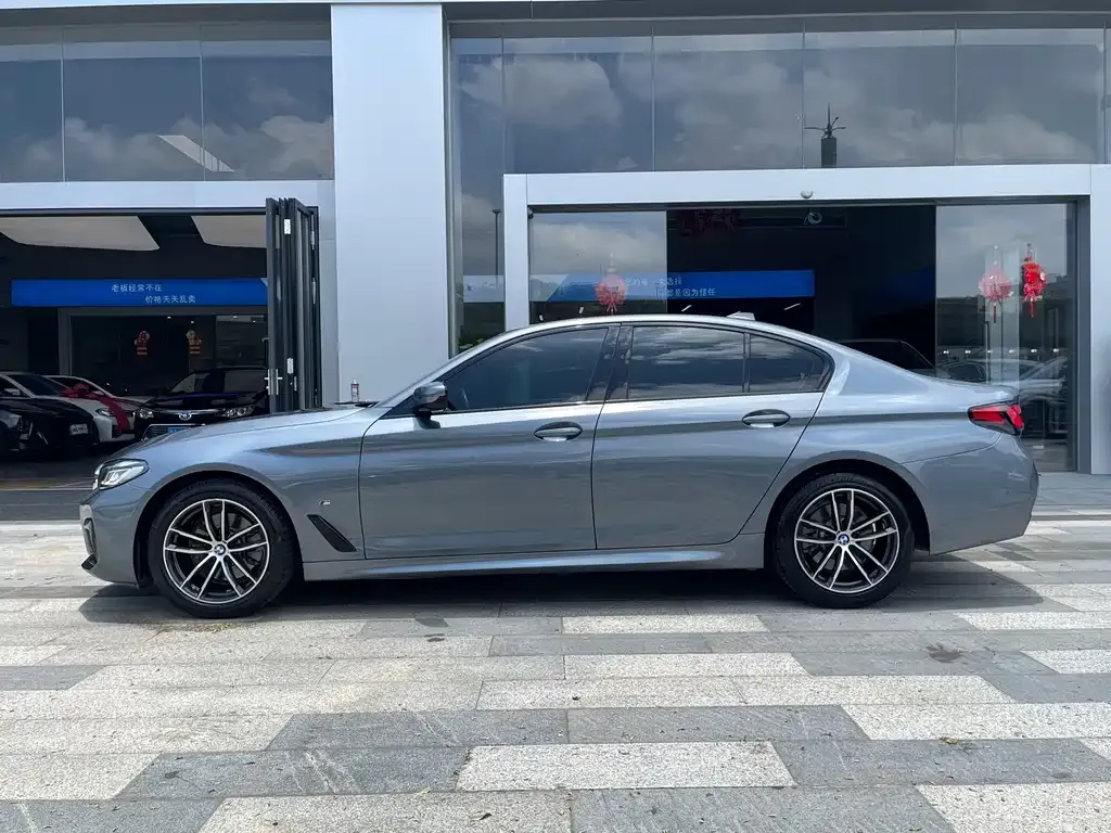 BMW 5 Series (Import) — фото 4