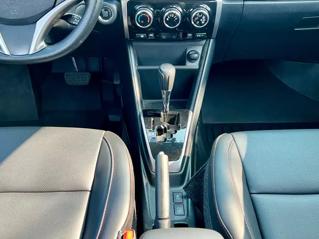 Toyota Yaris L — фото 4