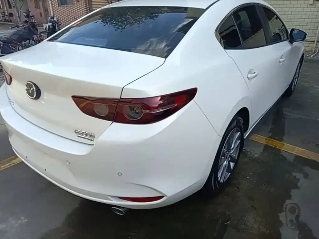 Mazda 3 Axela — фото 2
