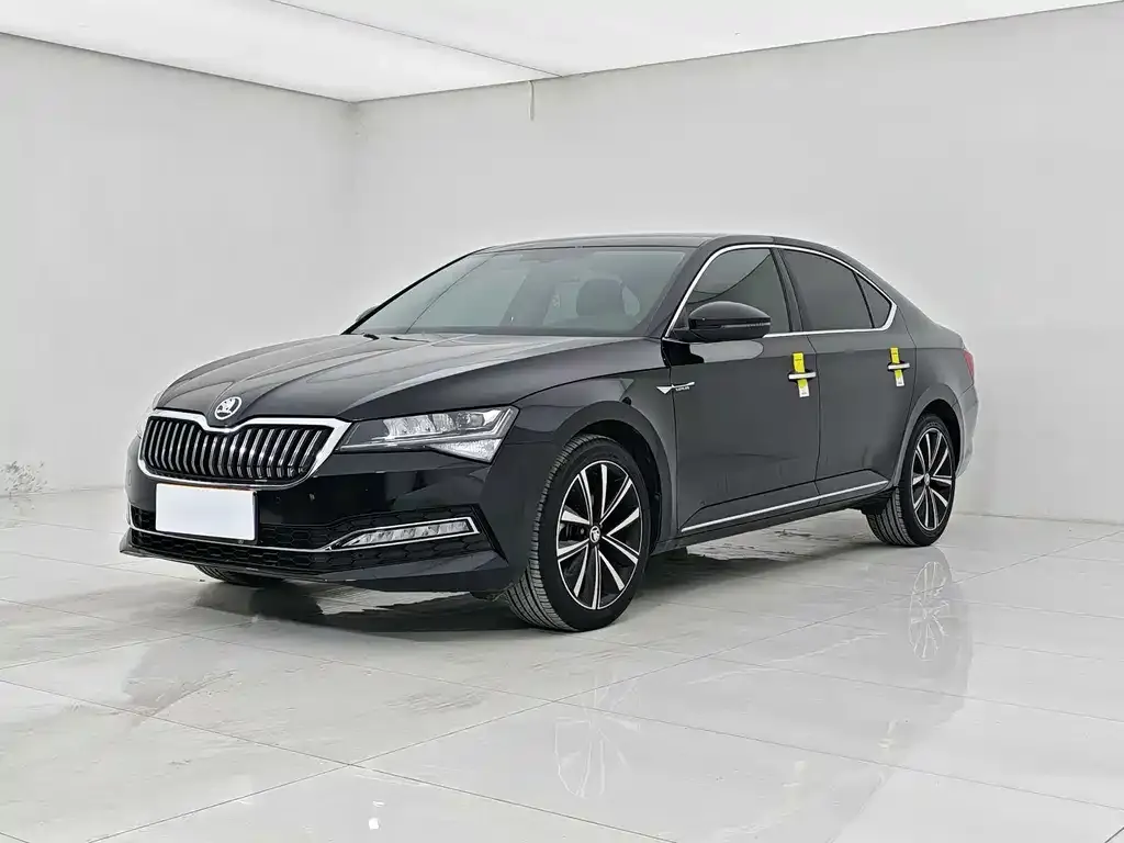 Skoda Superb — фото 1
