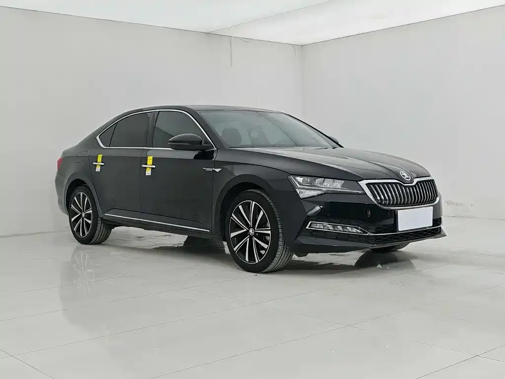 Skoda Superb — фото 6