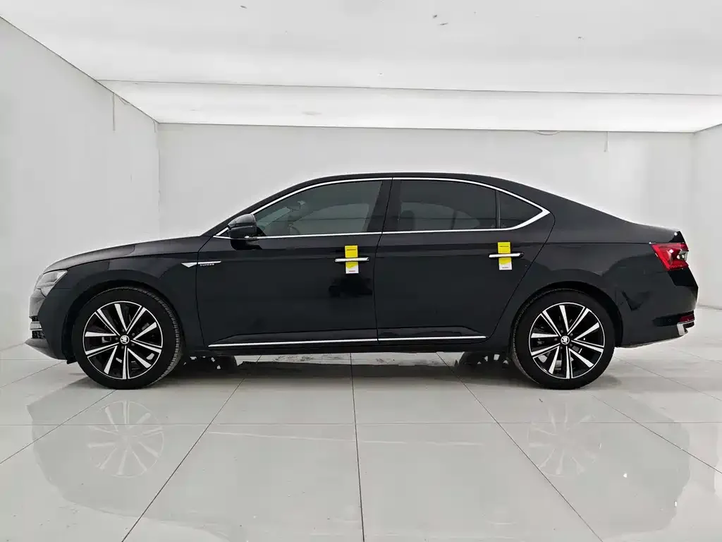 Skoda Superb — фото 4