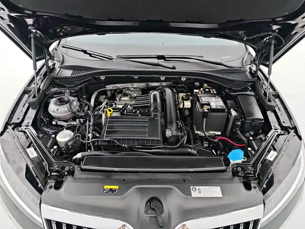 Skoda Superb — фото 5