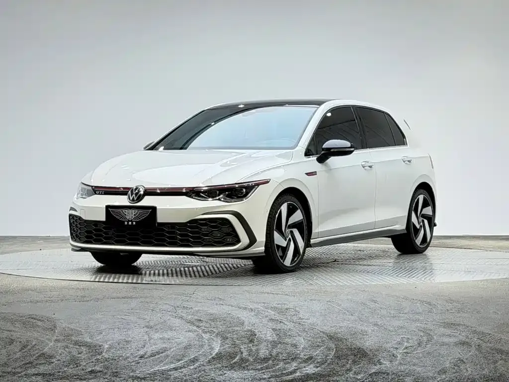 Volkswagen Golf GTI — фото 1