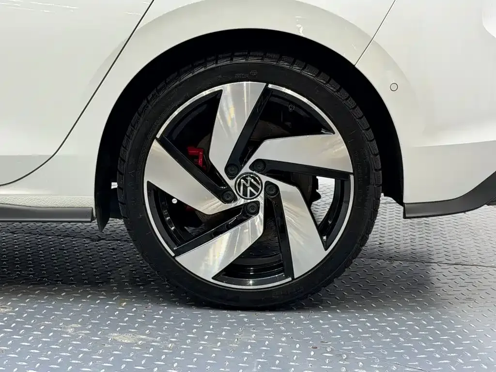 Volkswagen Golf GTI — фото 9