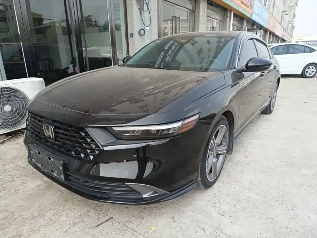 Honda Accord — фото 1