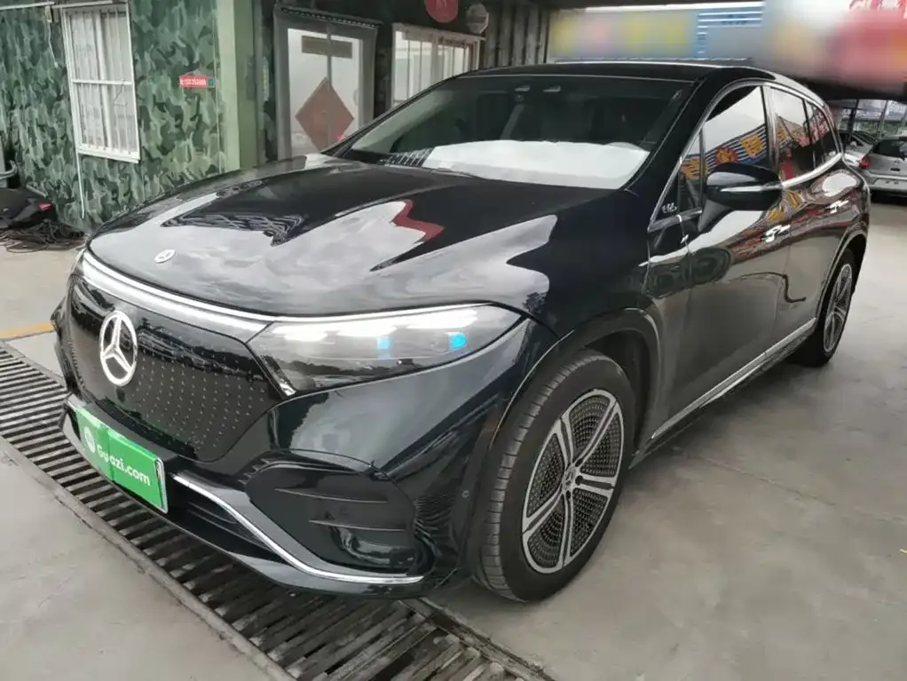 Mercedes-Benz EQS SUV — фото 5