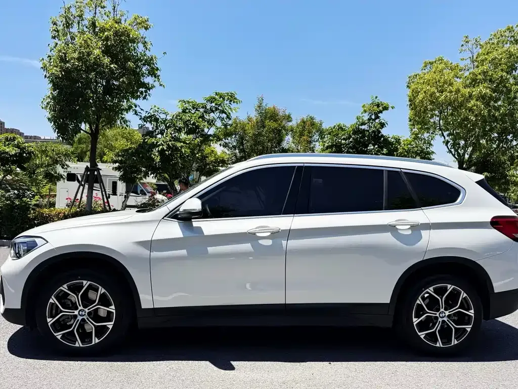 BMW X1 — фото 9