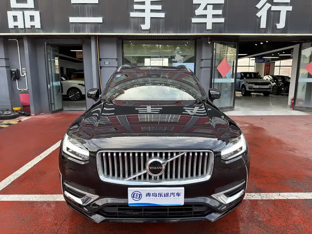 Volvo XC90 — фото 1