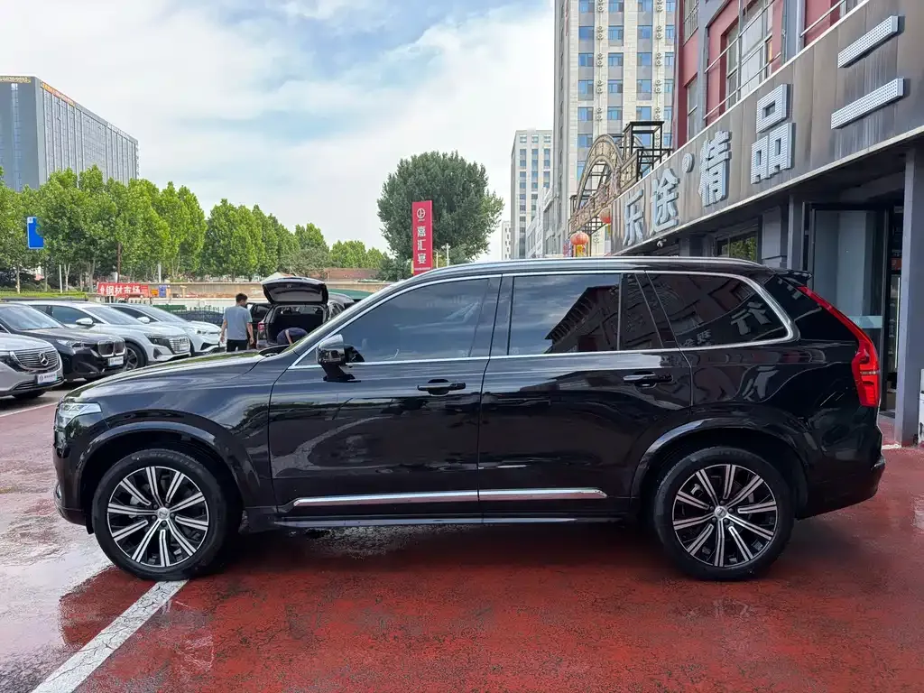 Volvo XC90 — фото 10
