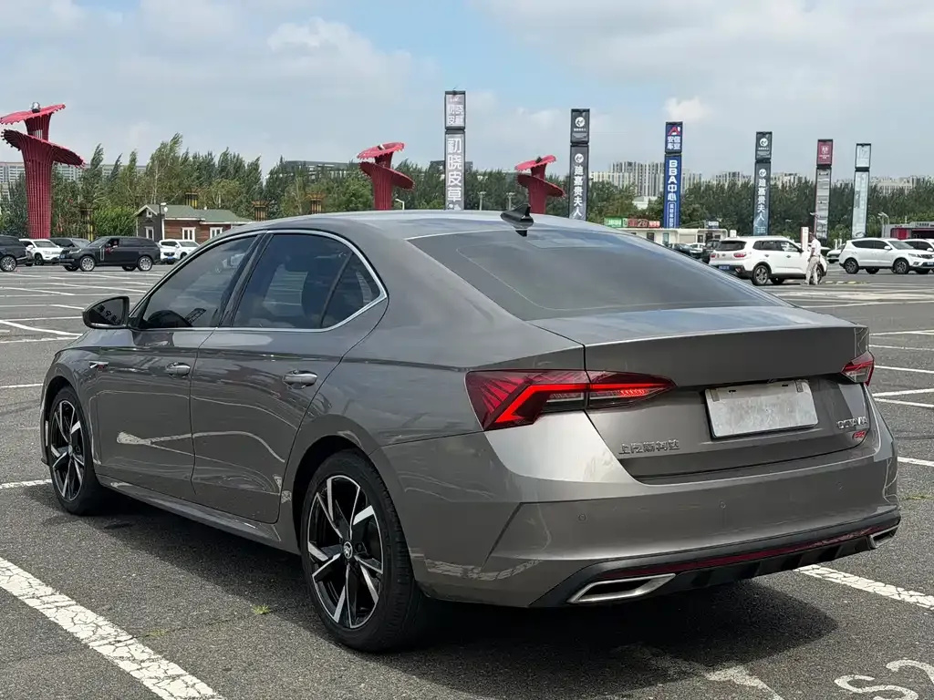 Skoda Octavia — фото 6