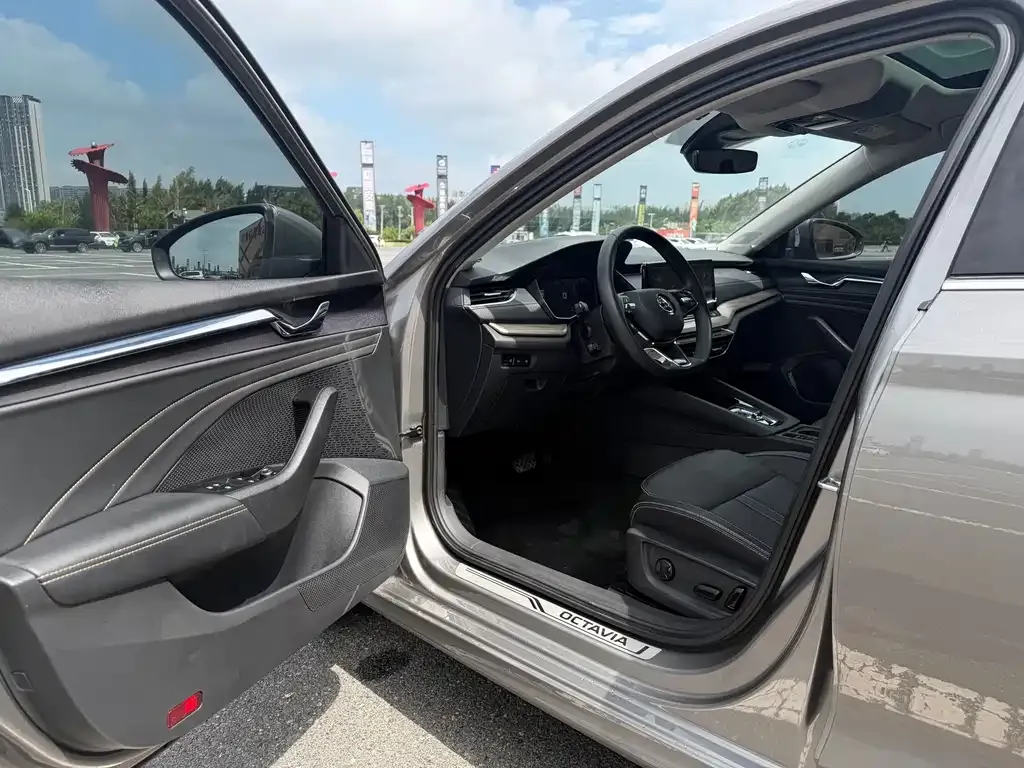 Skoda Octavia — фото 4
