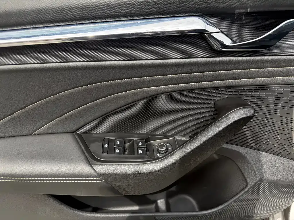Skoda Octavia — фото 9