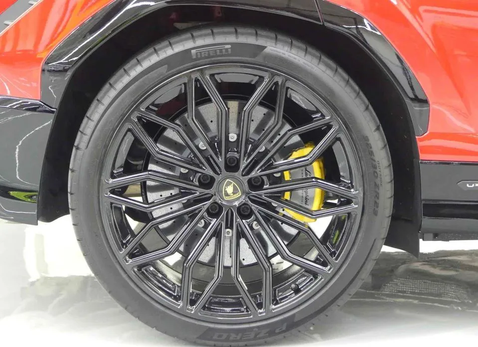 Lamborghini Urus — фото 8